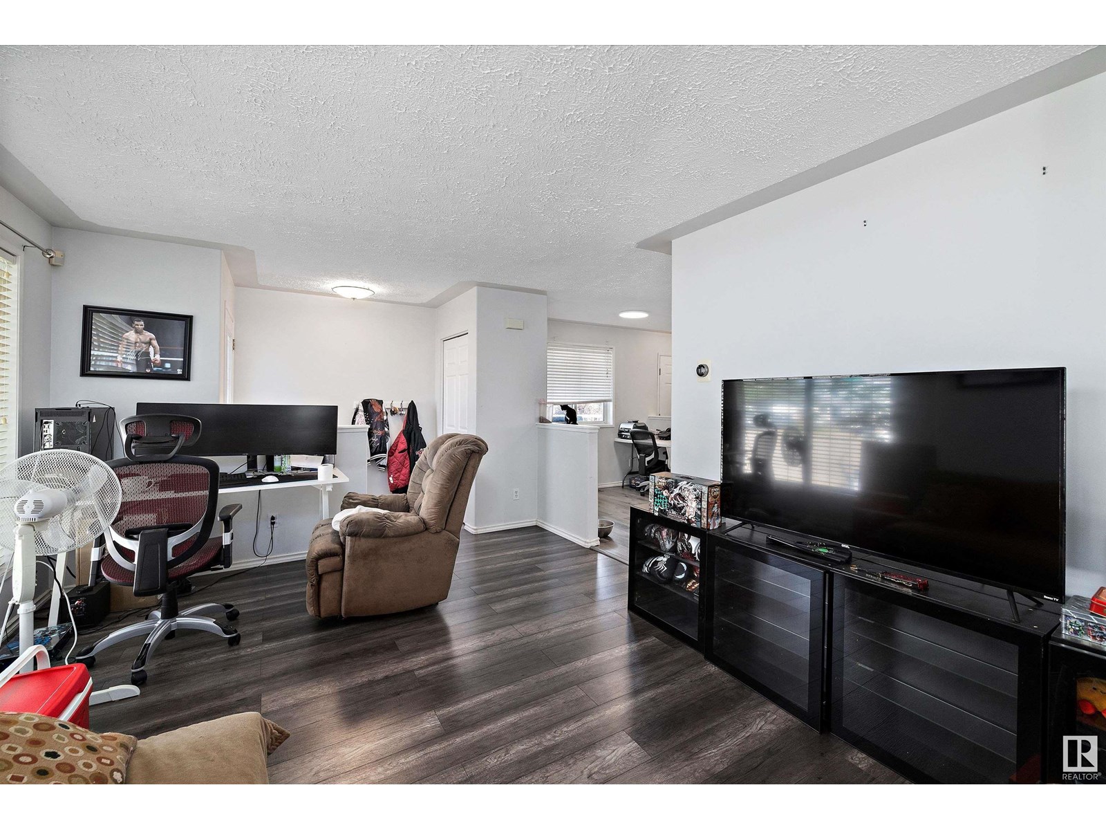 Photo 9 of 16229 57 St Nw, Edmonton AB