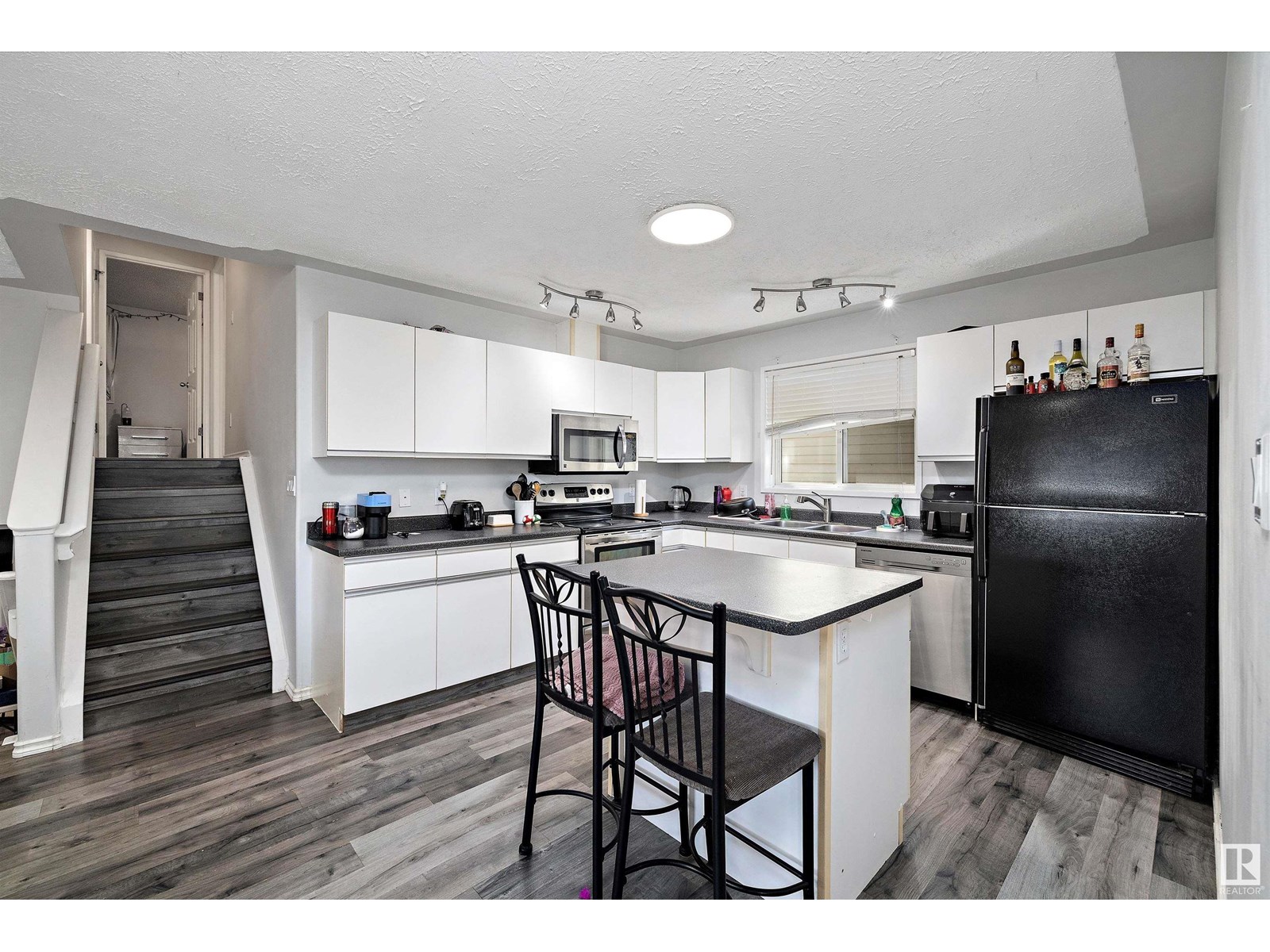 Photo 15 of 16229 57 St Nw, Edmonton AB
