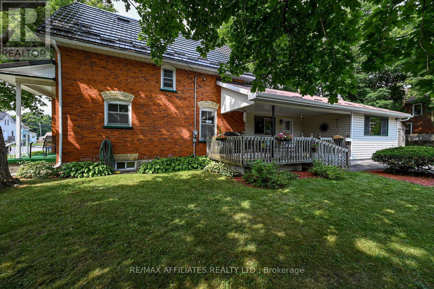 Photo 26 of 74 William Street E, Smiths Falls ON