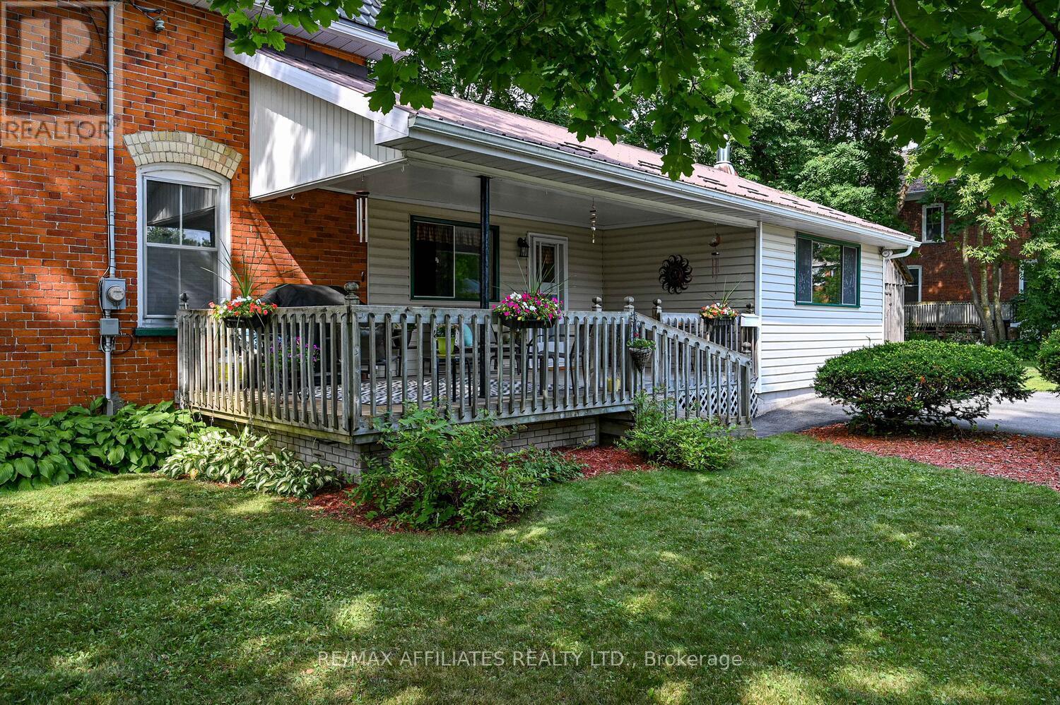 Photo 22 of 74 William Street E, Smiths Falls ON