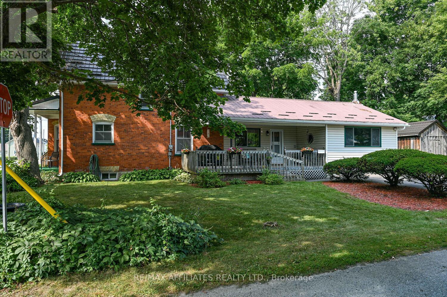 Photo 13 of 74 William Street E, Smiths Falls ON