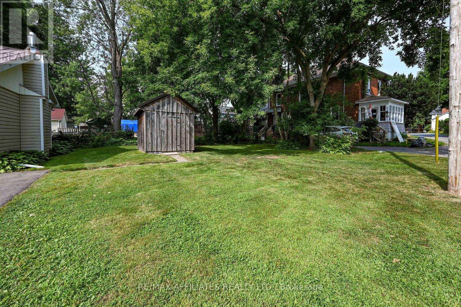 Photo 1 of 74 William Street E, Smiths Falls ON