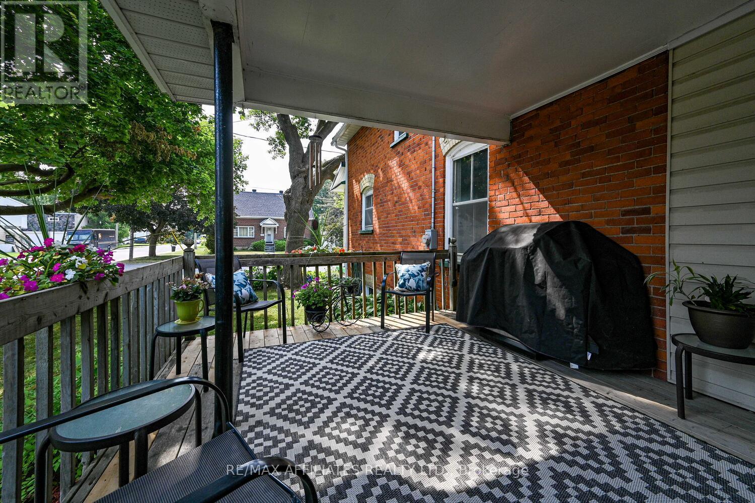 Photo 40 of 74 William Street E, Smiths Falls ON