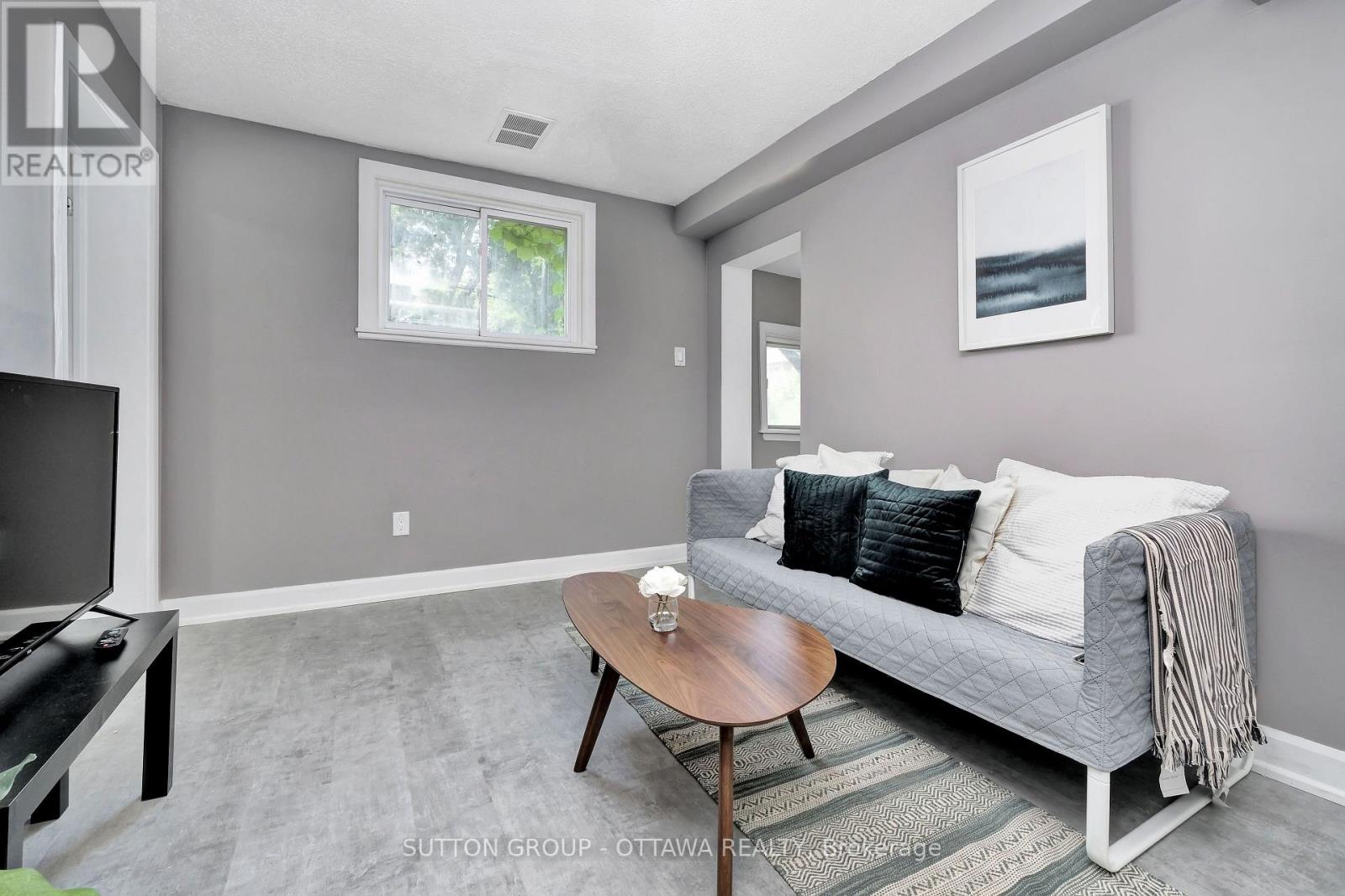 Photo 10 of 297 St Patrick Street, Ottawa ON