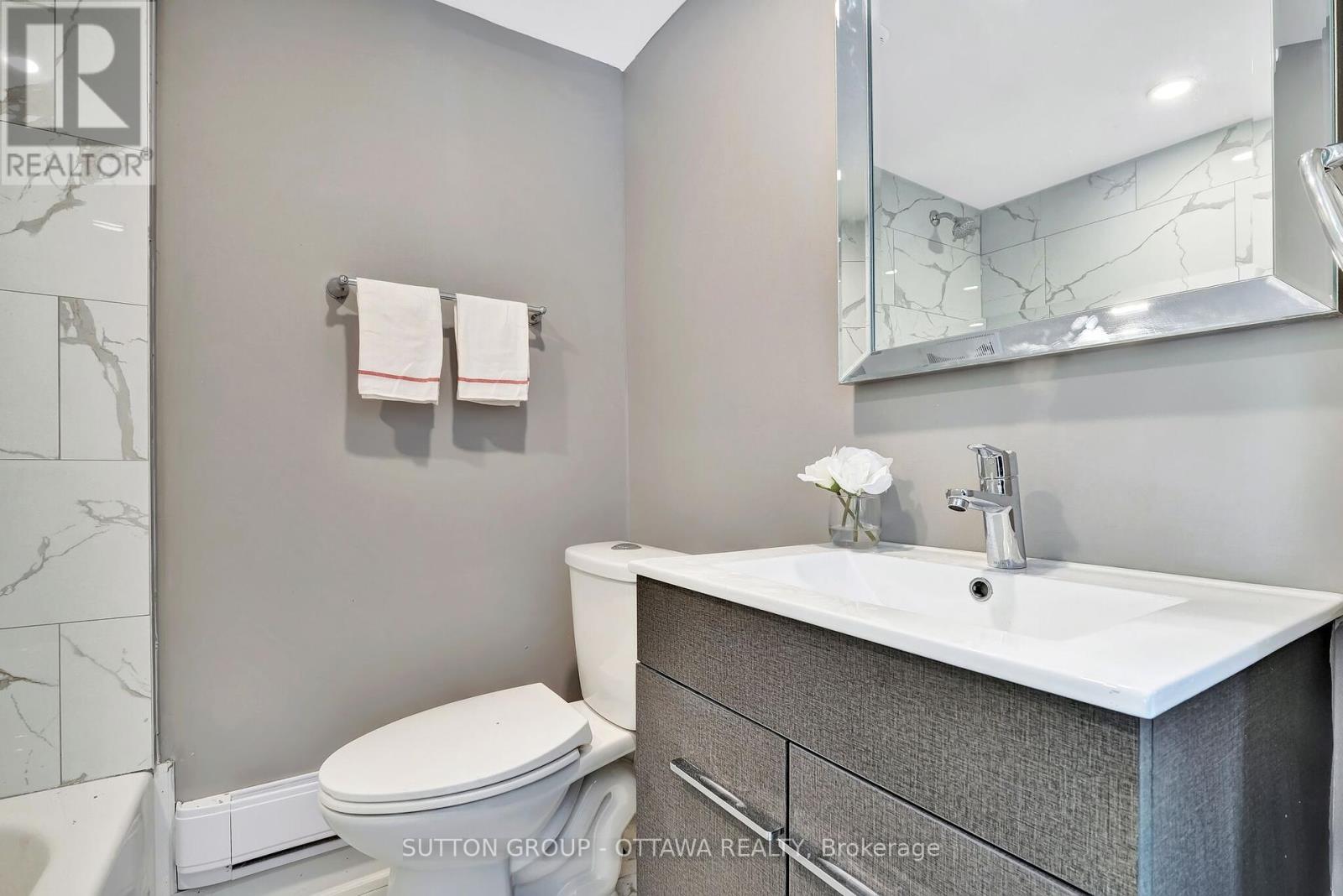 Photo 11 of 297 St Patrick Street, Ottawa ON