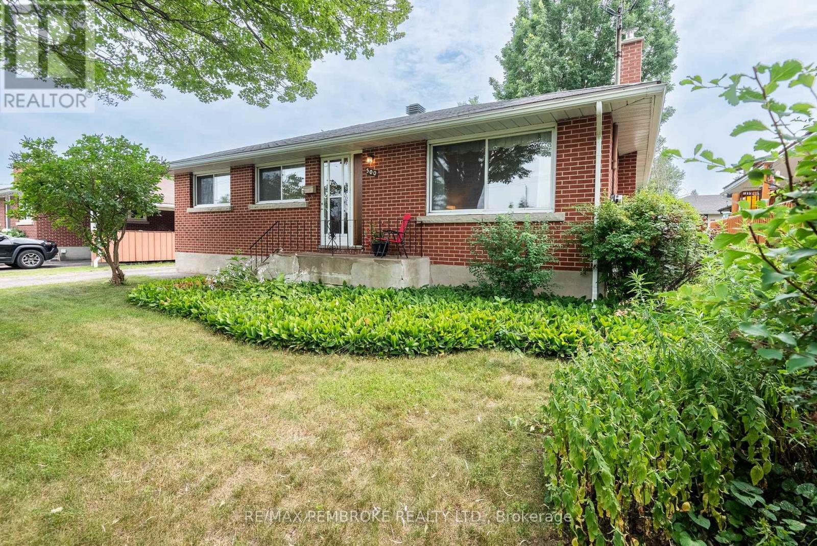 Photo 1 of 500 Herbert Street, Pembroke ON