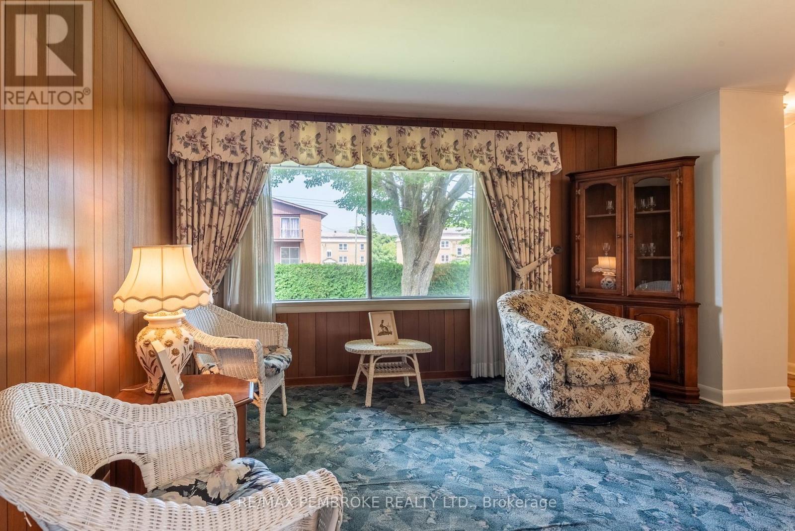 Photo 7 of 500 Herbert Street, Pembroke ON