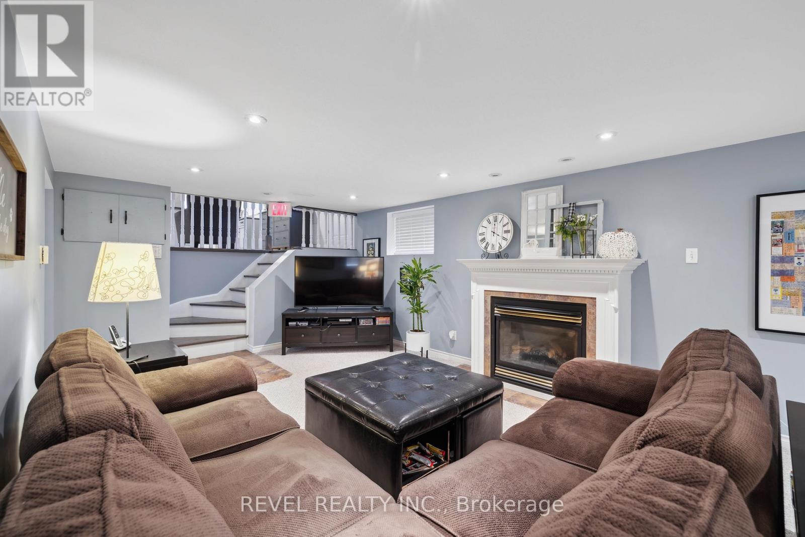 Photo 16 of 93 Willowridge Road, Toronto ON