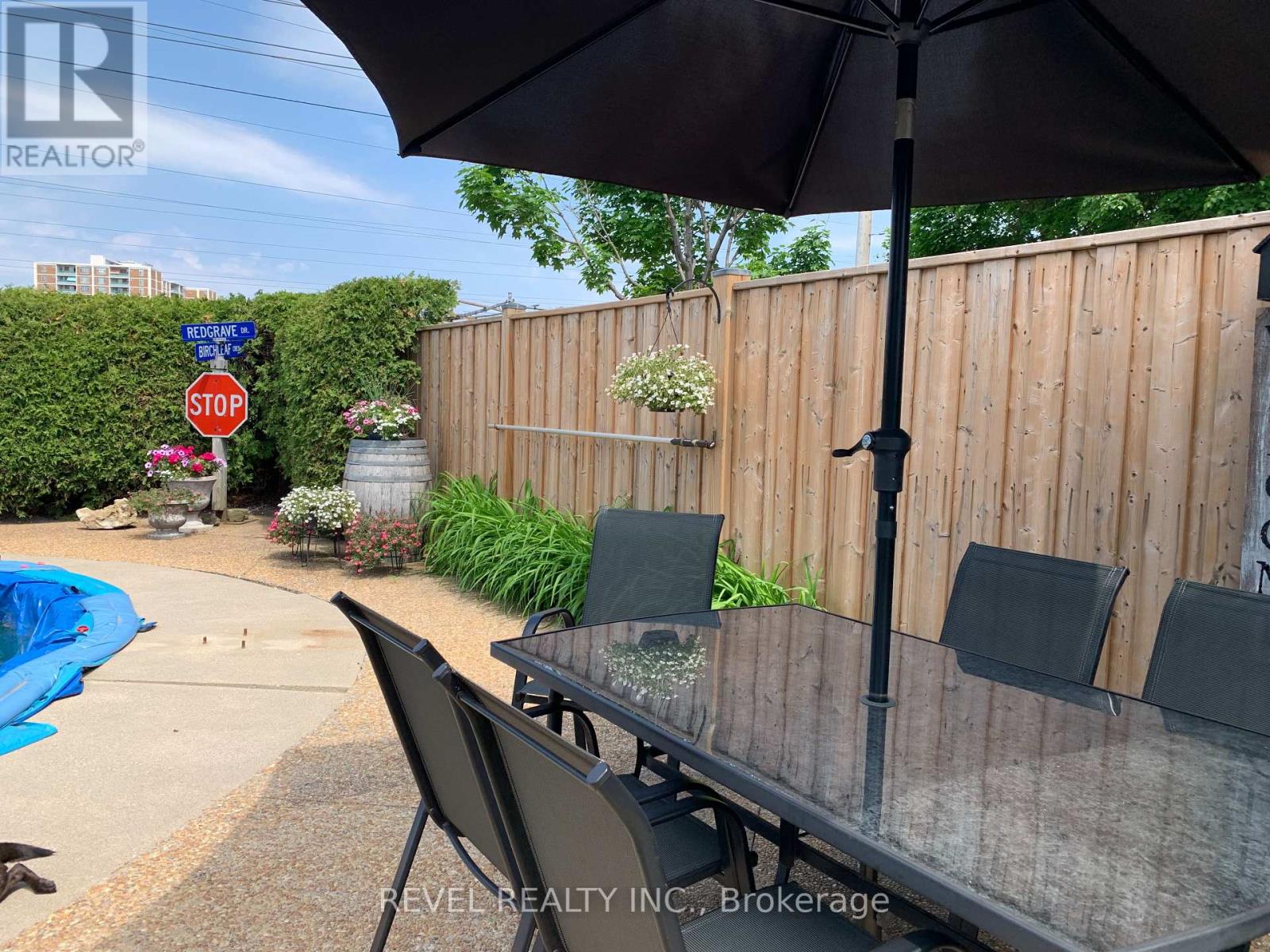 Photo 24 of 93 Willowridge Road, Toronto ON