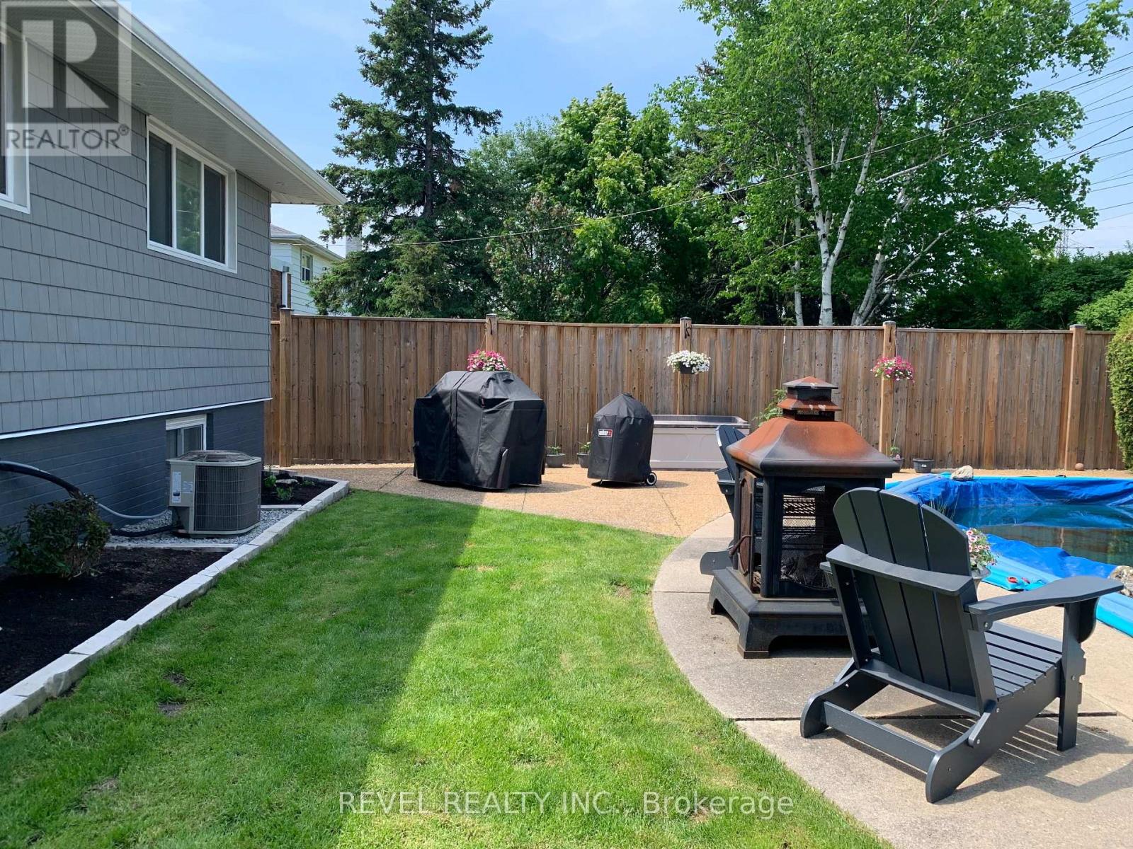 Photo 20 of 93 Willowridge Road, Toronto ON