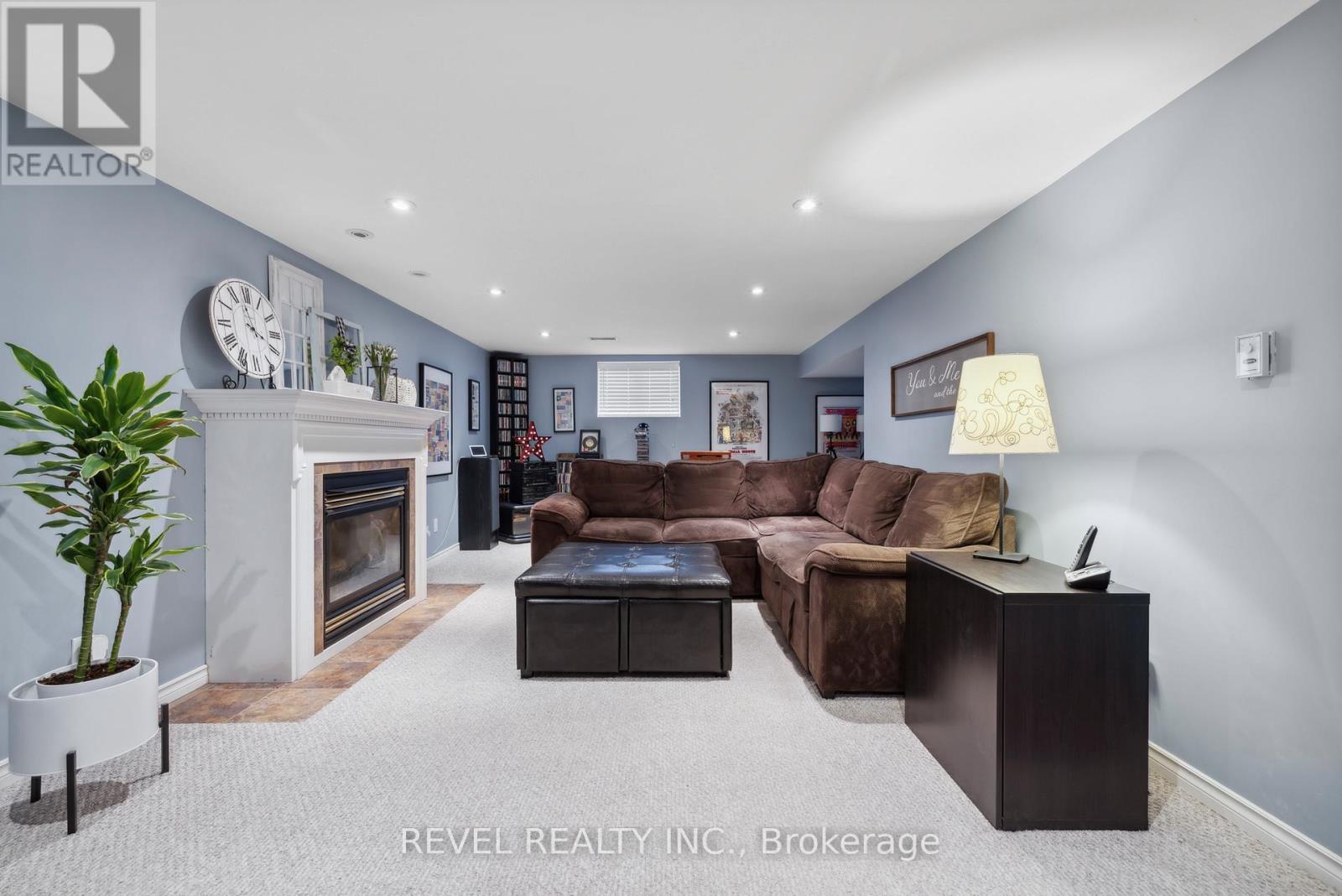 Photo 14 of 93 Willowridge Road, Toronto ON
