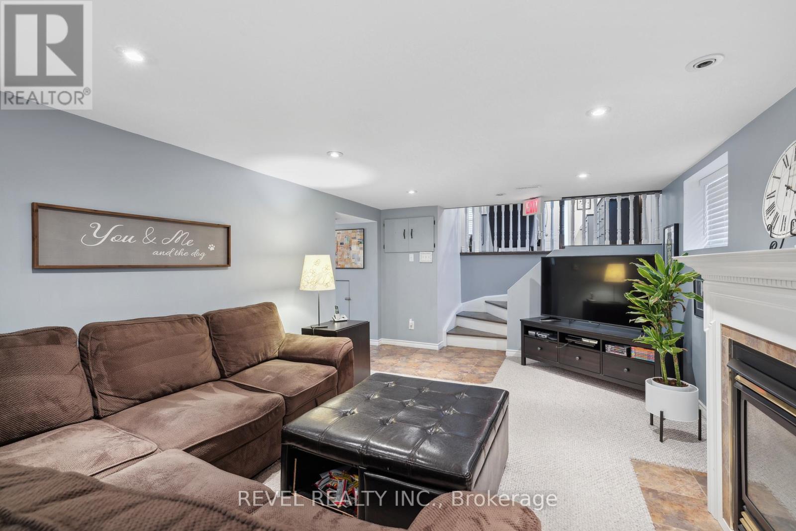 Photo 15 of 93 Willowridge Road, Toronto ON