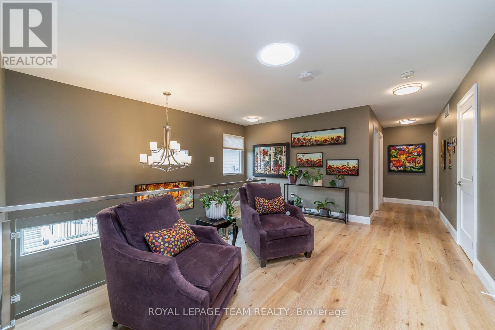 Photo 3 of 51 Aylen Avenue, Ottawa ON