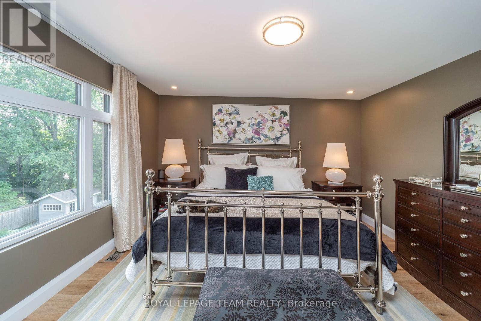 Photo 19 of 51 Aylen Avenue, Ottawa ON