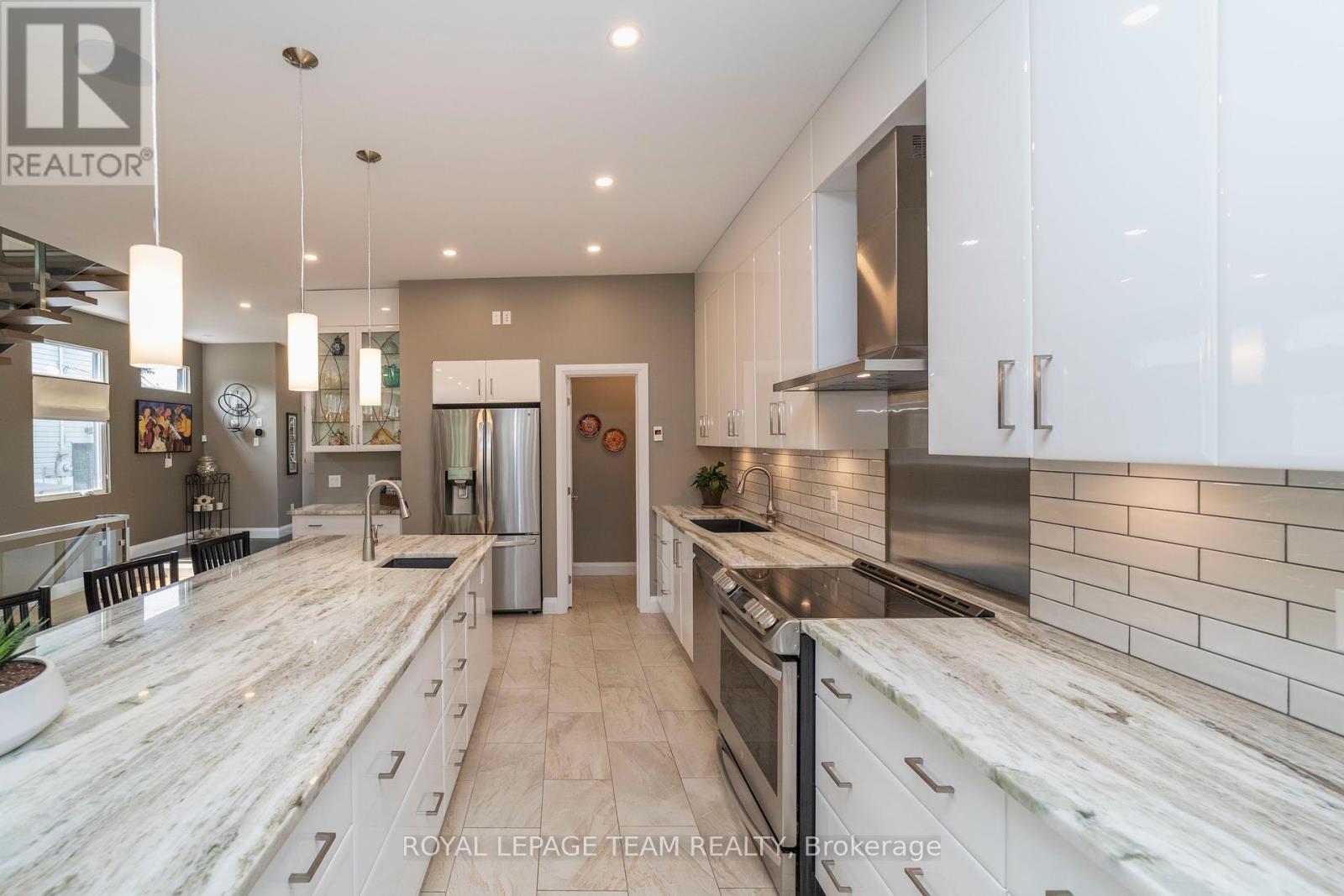 Photo 20 of 51 Aylen Avenue, Ottawa ON
