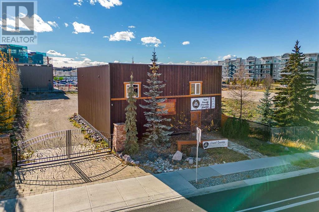 365 Railway Street West, Cochrane