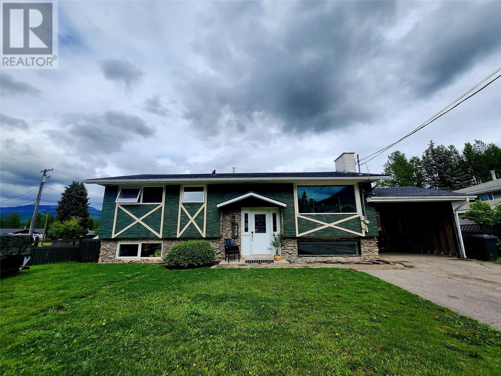 Photo 1 of 774 Fording Drive, Elkford BC