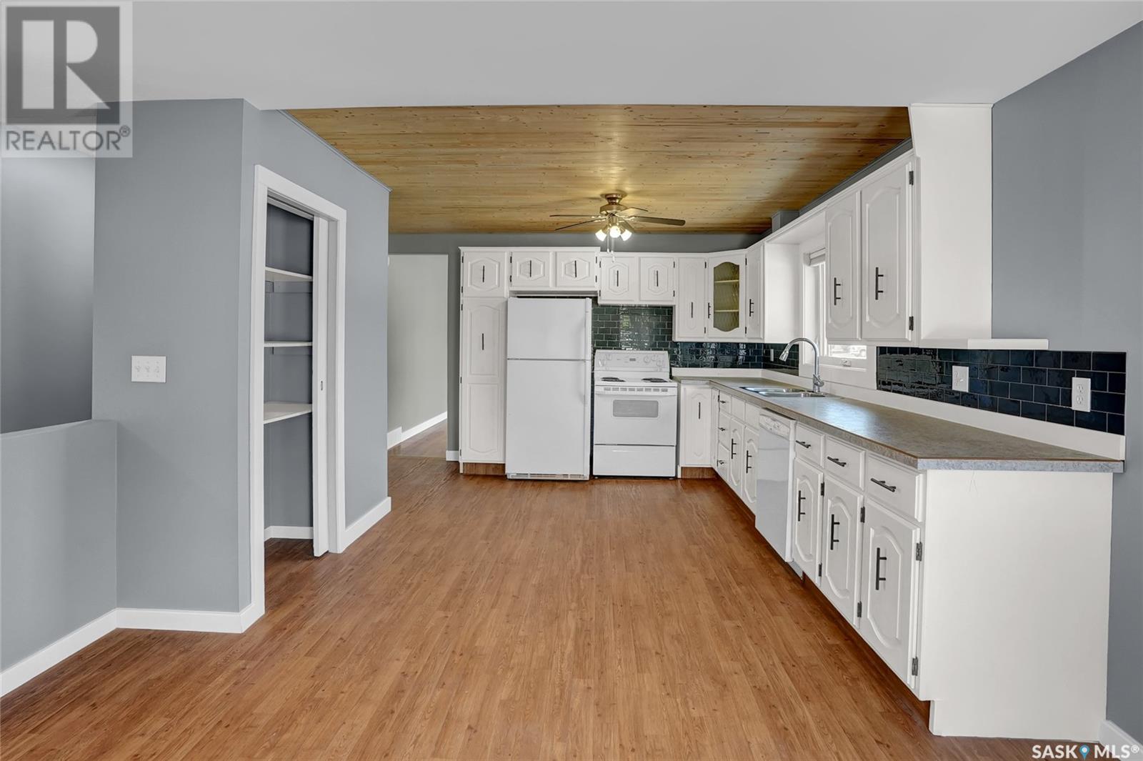 Photo 41 of 1107 Montgomery Street, Moose Jaw SK