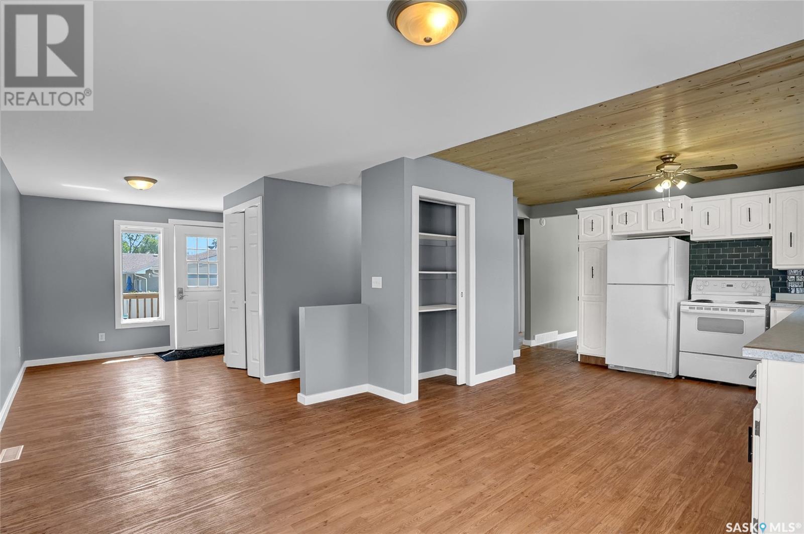 Photo 39 of 1107 Montgomery Street, Moose Jaw SK