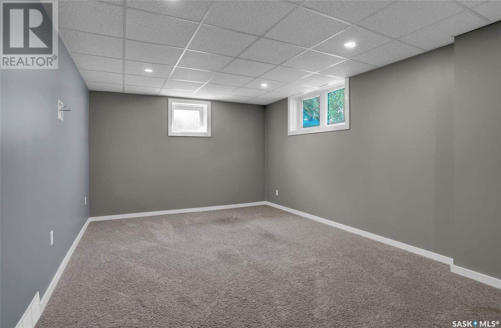 Photo 6 of 1107 Montgomery Street, Moose Jaw SK