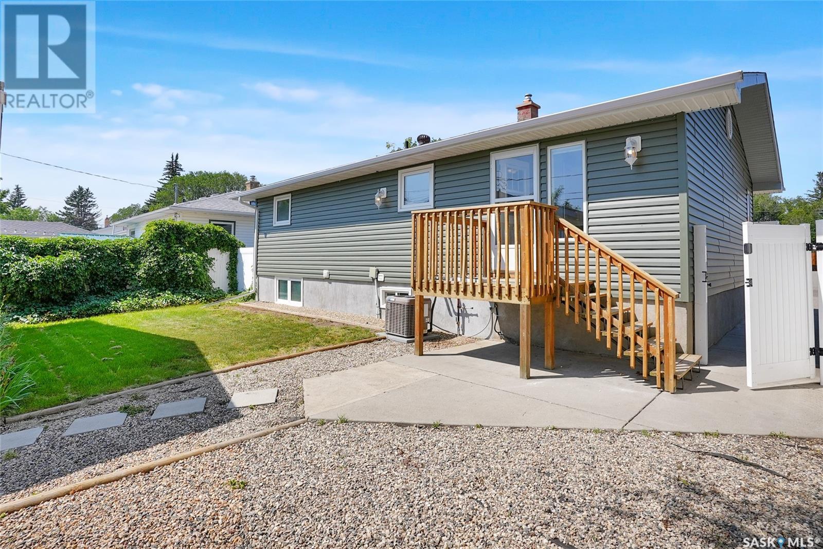 Photo 42 of 1107 Montgomery Street, Moose Jaw SK