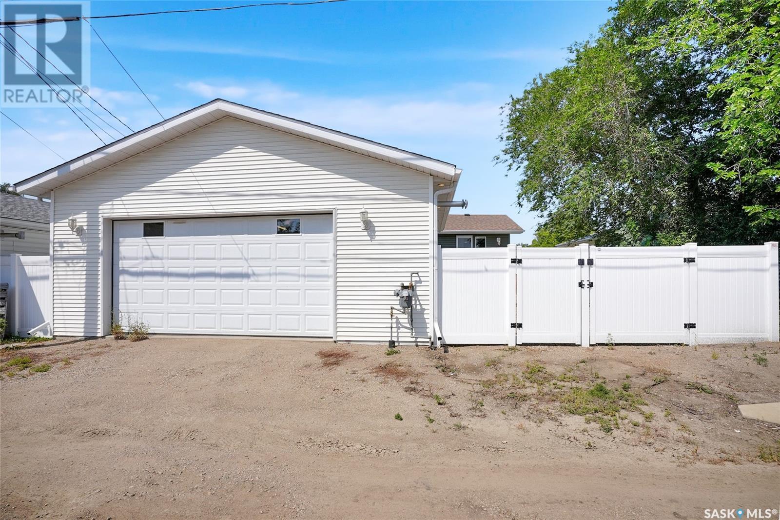Photo 22 of 1107 Montgomery Street, Moose Jaw SK