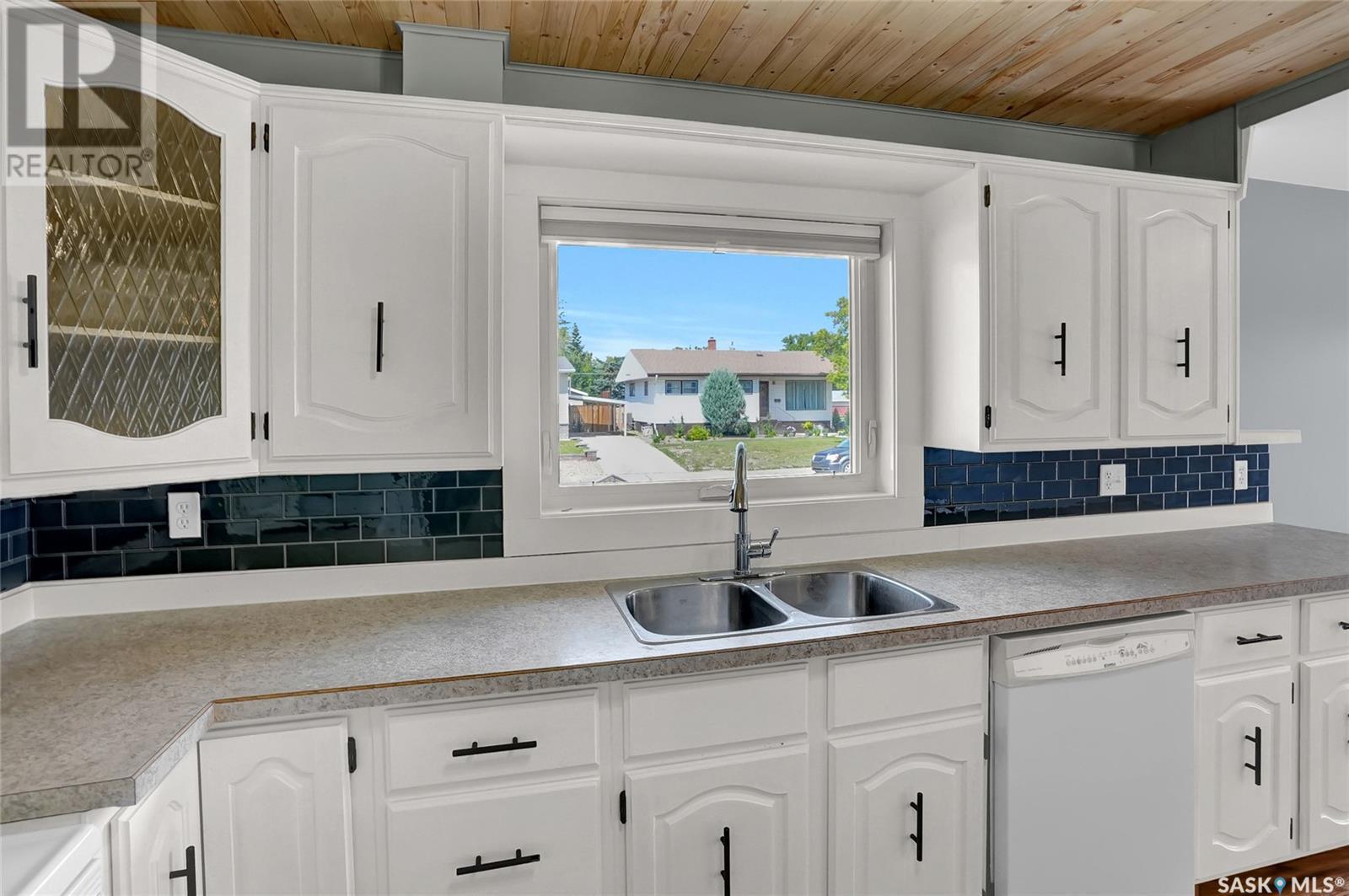 Photo 46 of 1107 Montgomery Street, Moose Jaw SK