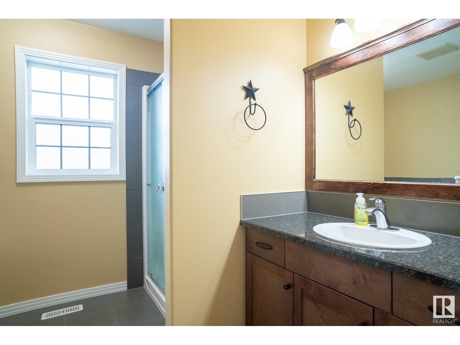 Photo 2 of 7280 Essex Wy, Sherwood Park AB