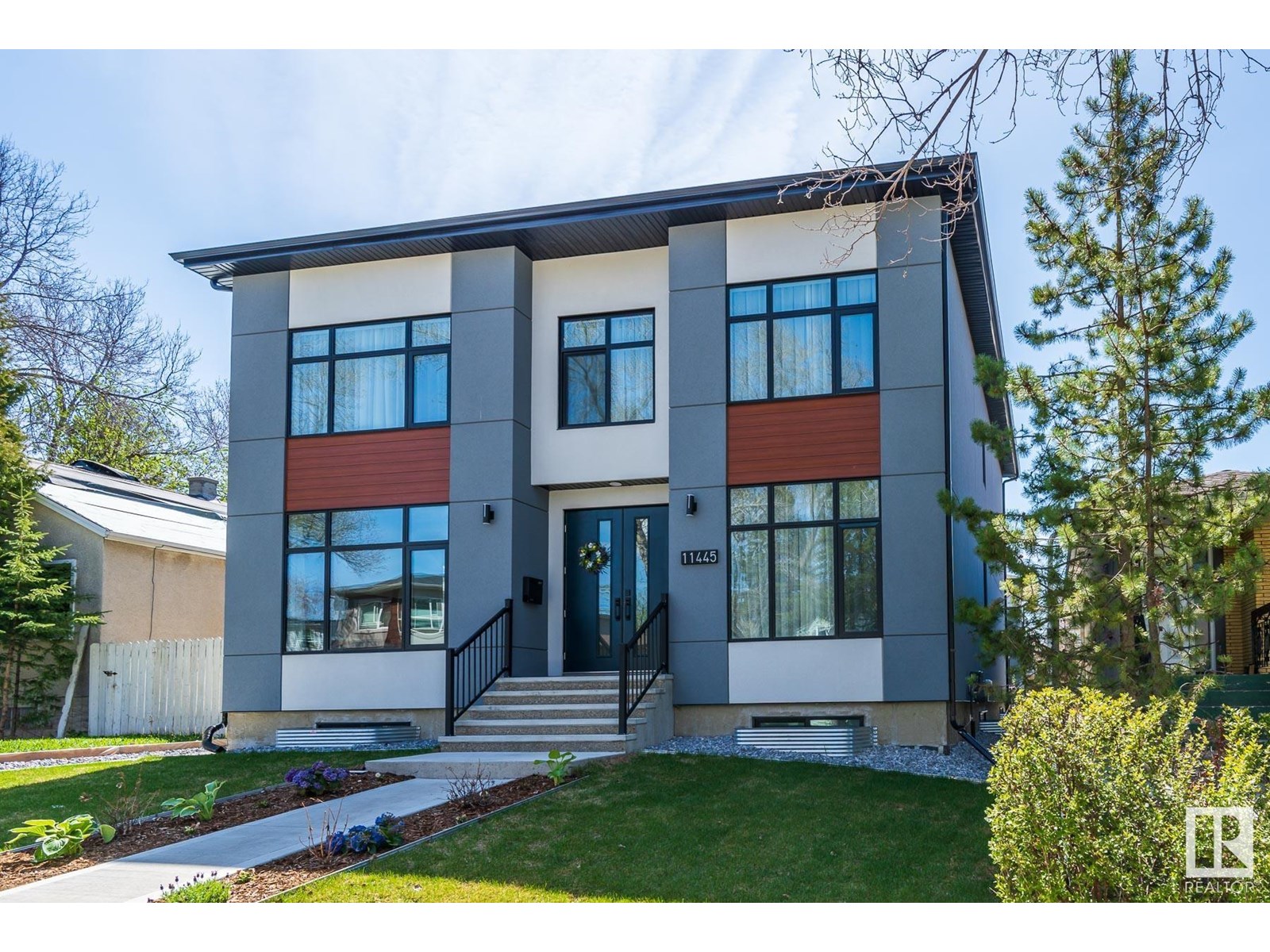 Photo 1 of 11445 79 Av Nw, Edmonton AB