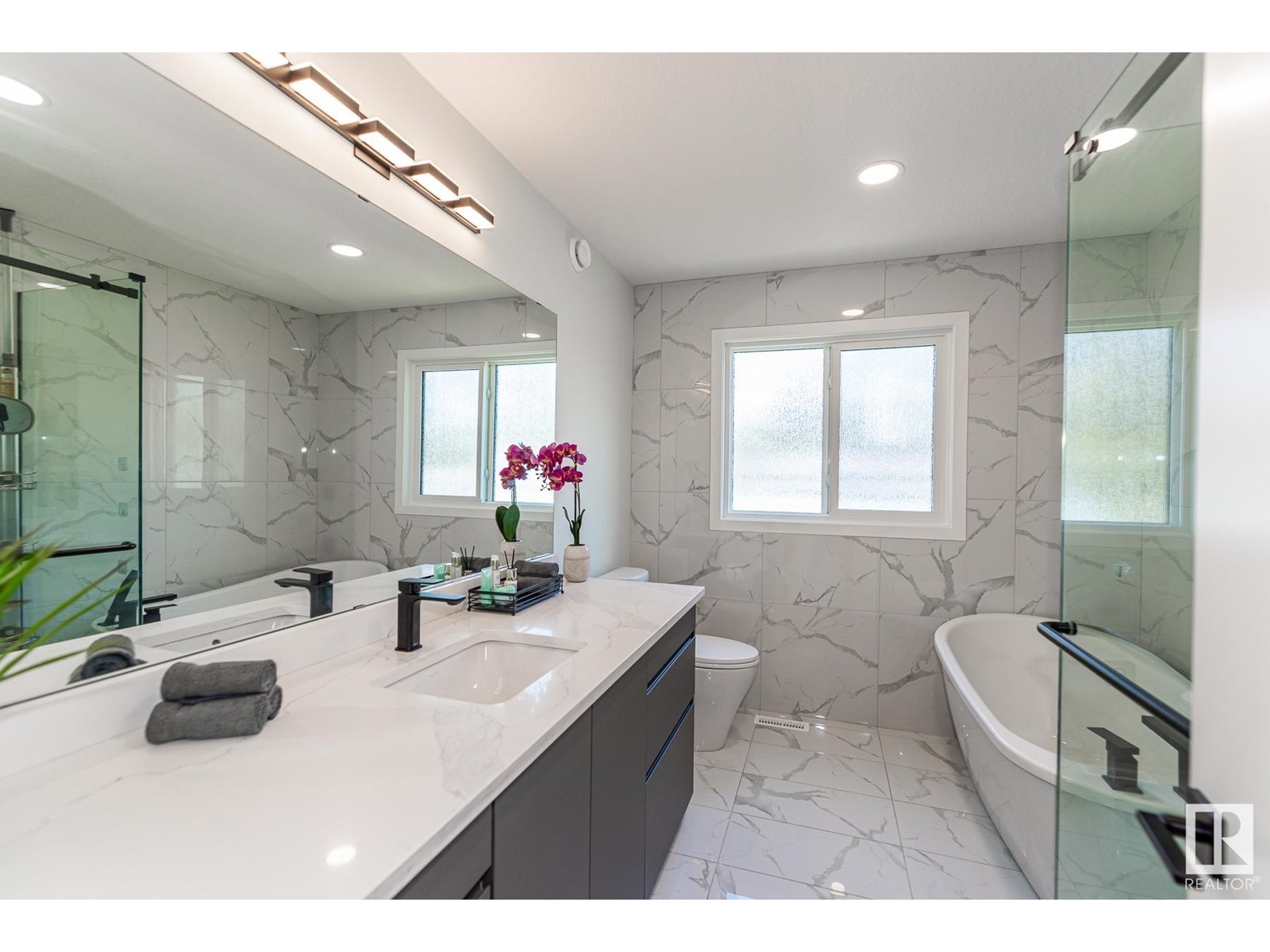 Photo 16 of 11445 79 Av Nw, Edmonton AB