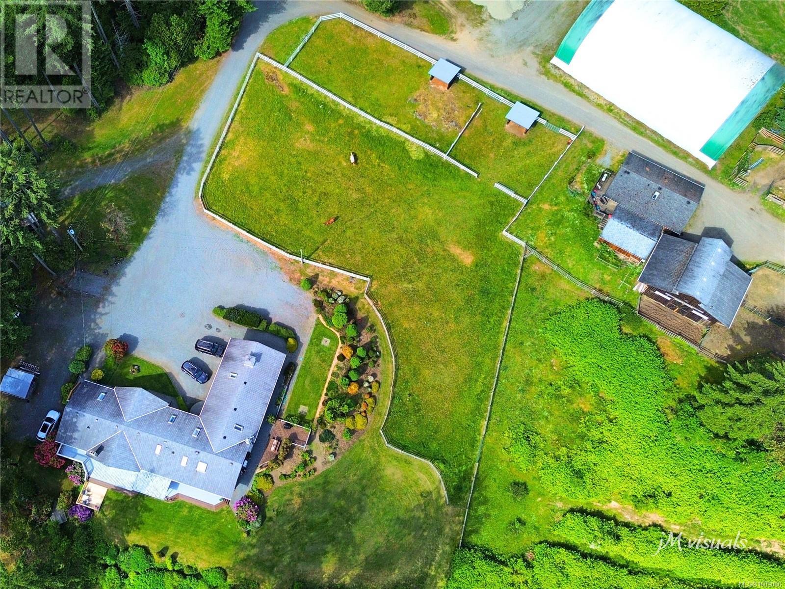 Photo 10 of 2551 Braun Rd, Nanaimo BC