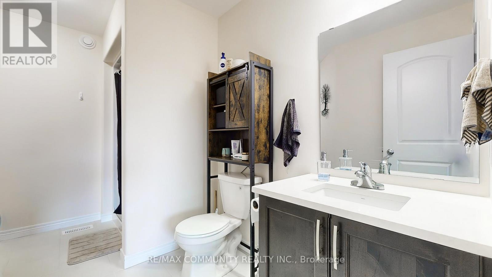 Photo 30 of 86 Keeler Court, Asphodelnorwood ON