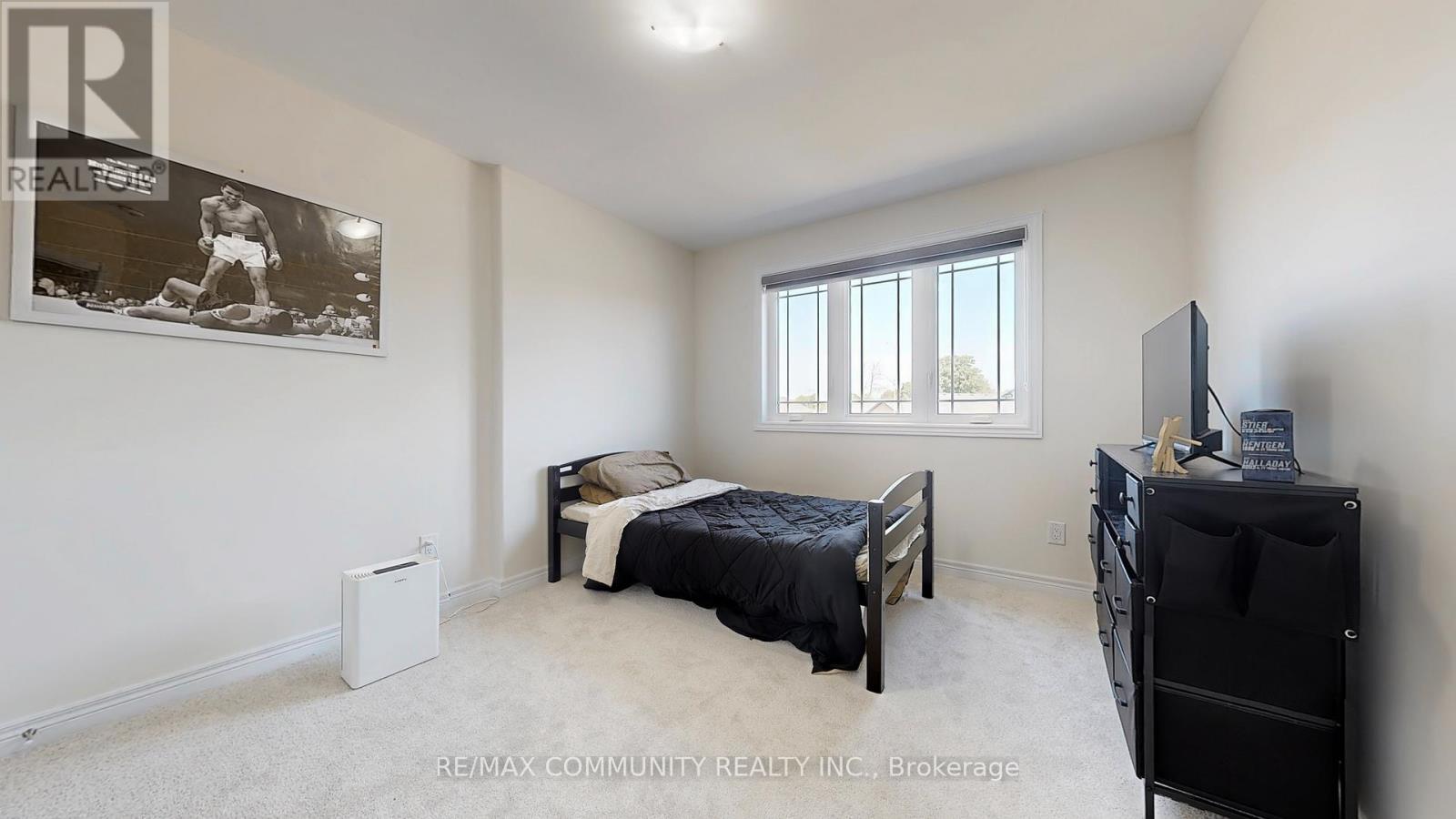 Photo 24 of 86 Keeler Court, Asphodelnorwood ON