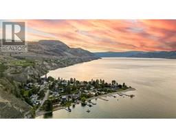  19241 Lakeshore Drive North, Summerland