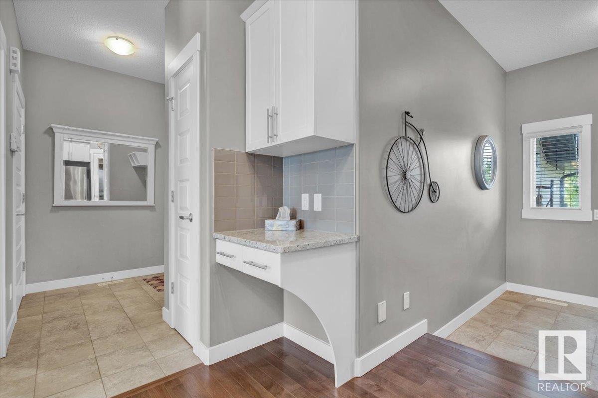 Photo 10 of 7214 174 Av Nw, Edmonton AB