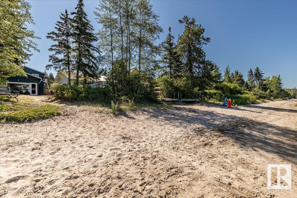 Photo 25 of 101 1st Ave Mameo Beach, Rural Wetaskiwin County AB