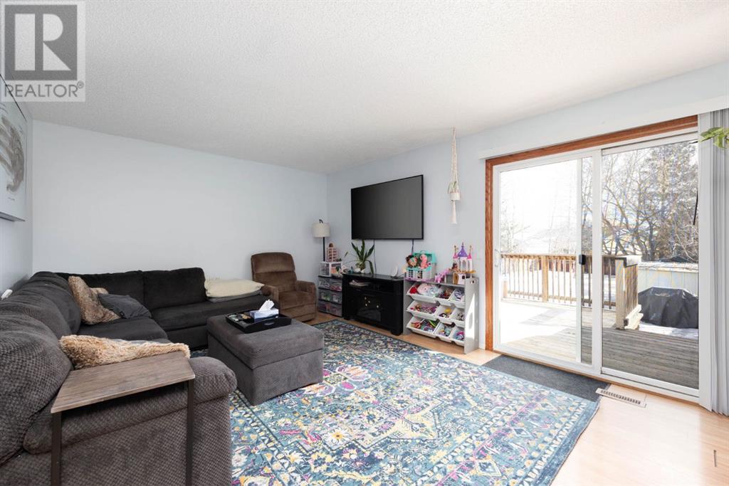 Photo 3 of 124 Wallace Place, Fort Mcmurray AB