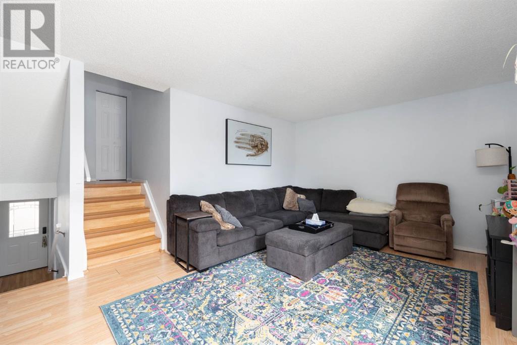 Photo 4 of 124 Wallace Place, Fort Mcmurray AB