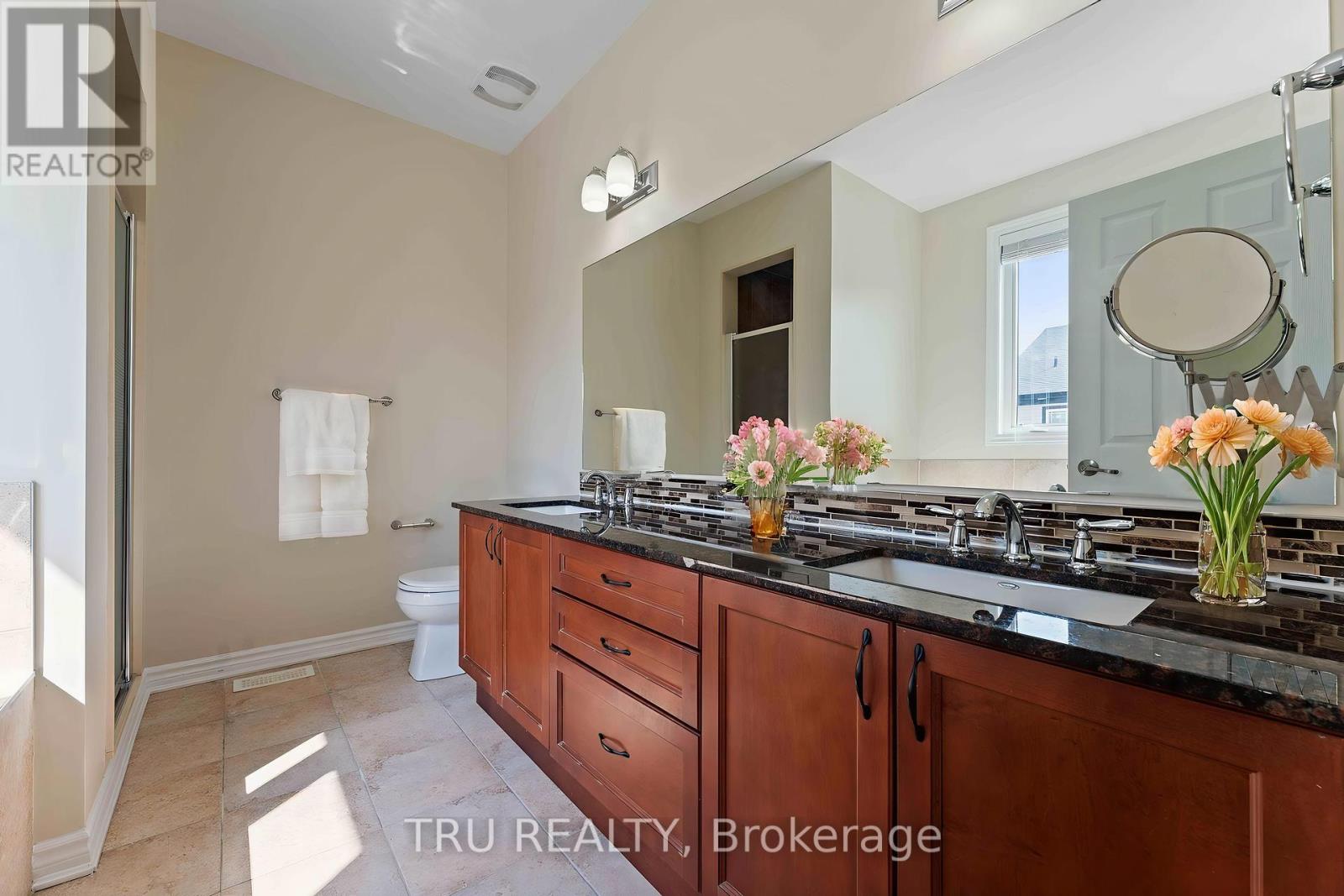 Photo 21 of 352 Meadowbreeze Drive, Ottawa ON