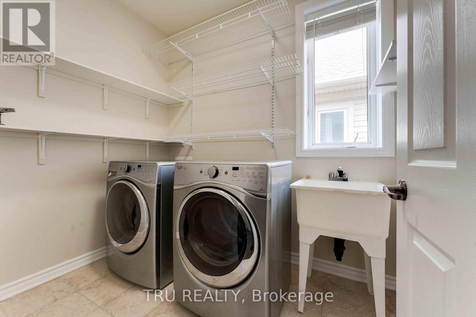 Photo 25 of 352 Meadowbreeze Drive, Ottawa ON