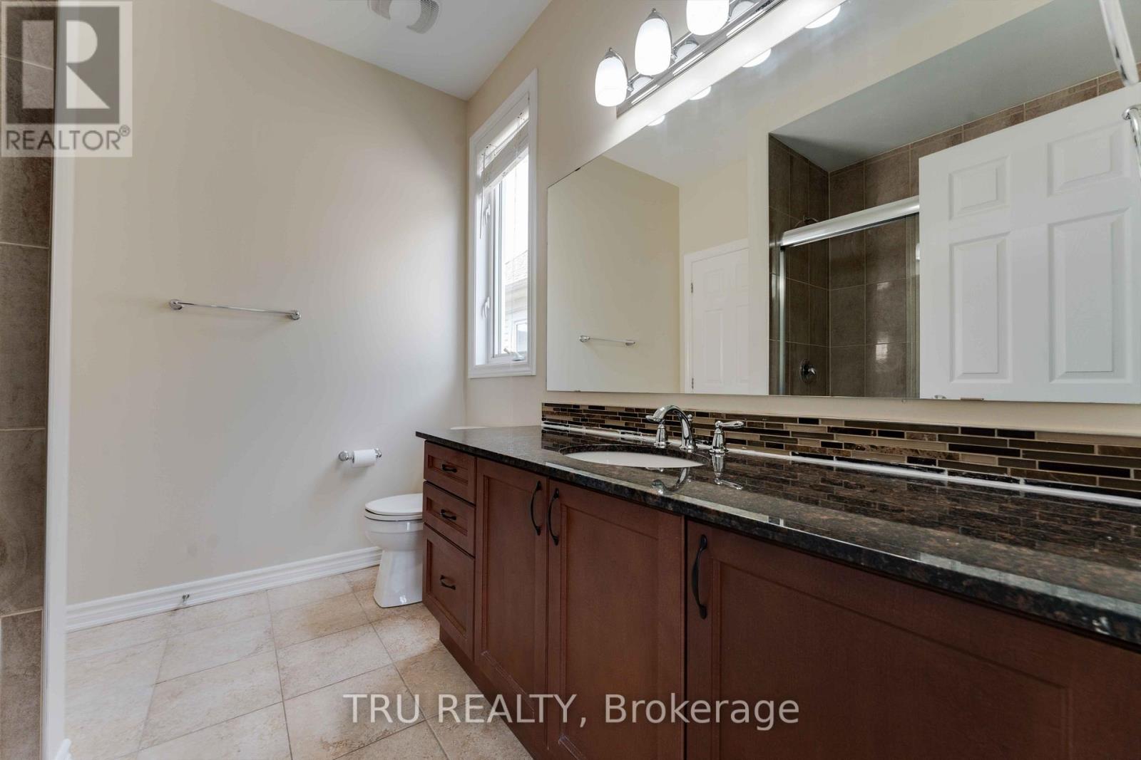 Photo 32 of 352 Meadowbreeze Drive, Ottawa ON