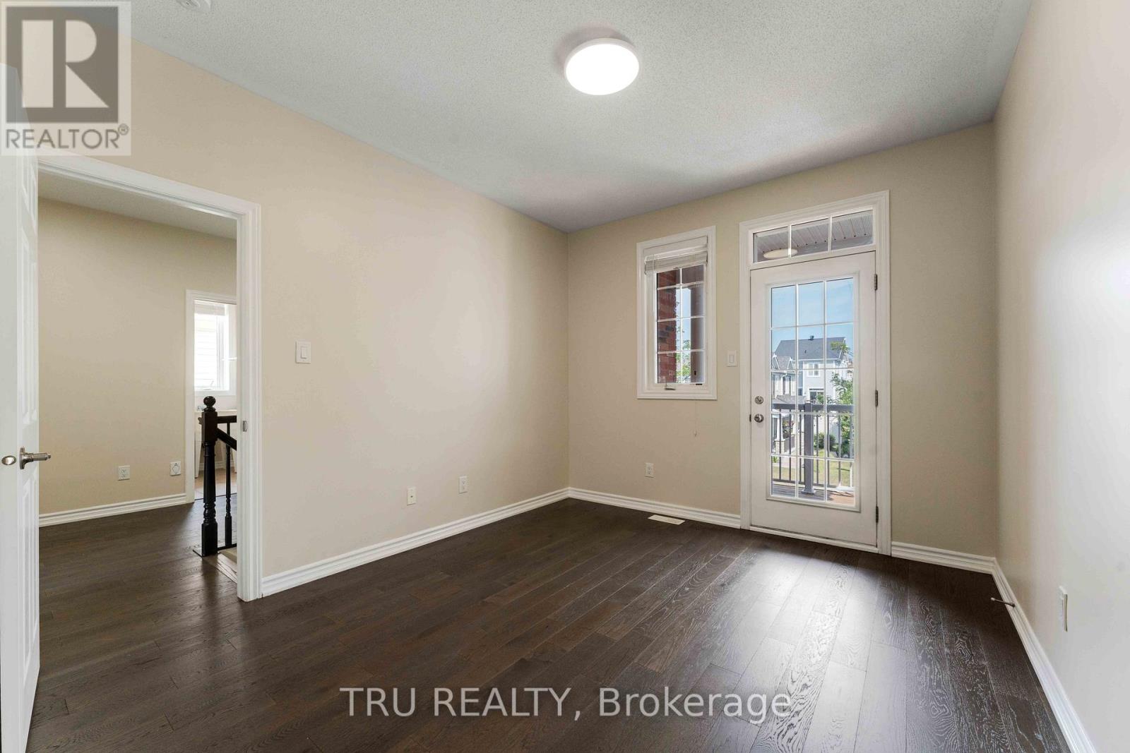 Photo 35 of 352 Meadowbreeze Drive, Ottawa ON
