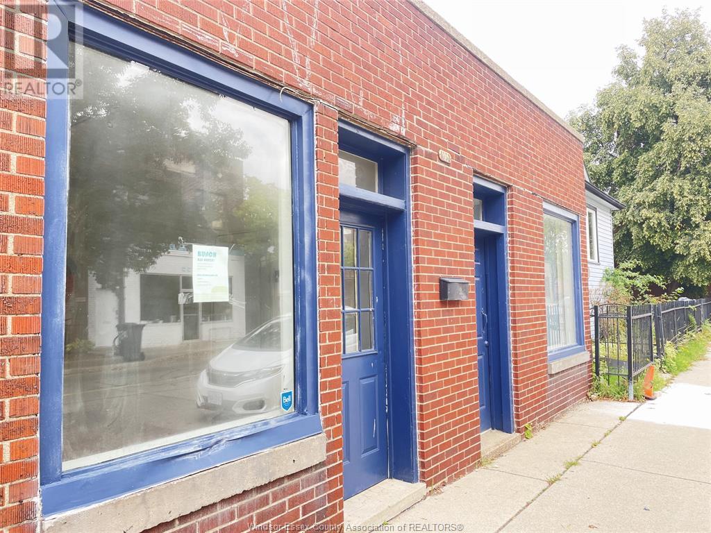 Photo 3 of 1050 Drouillard St, Windsor ON
