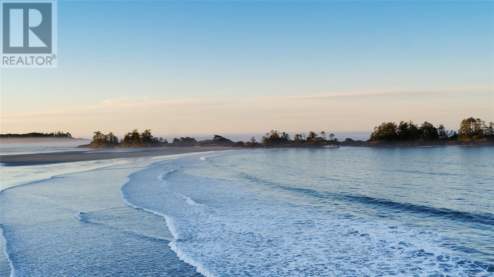 1208 Lynn Rd, Tofino