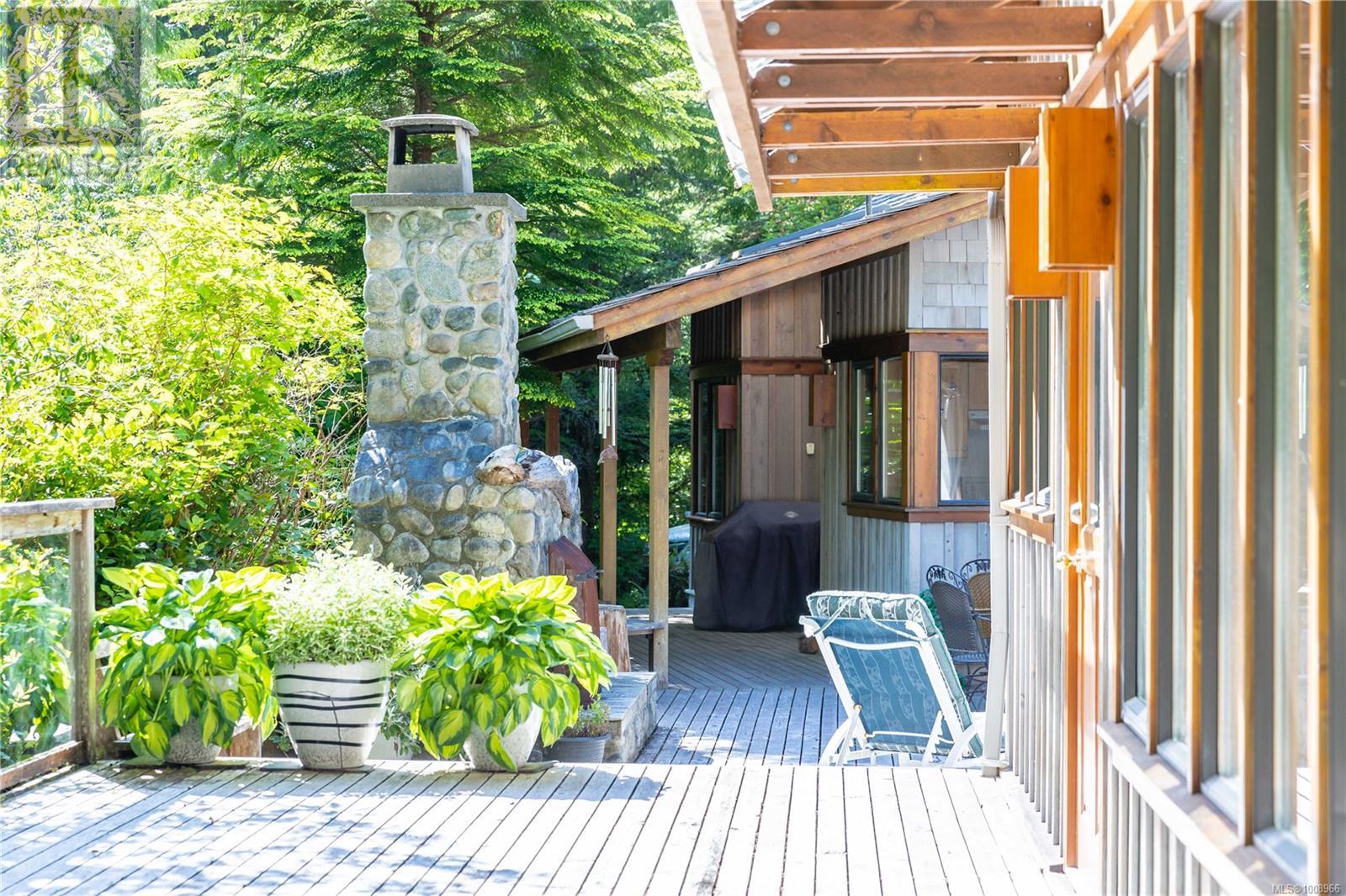 1180 Lynn Rd, Tofino