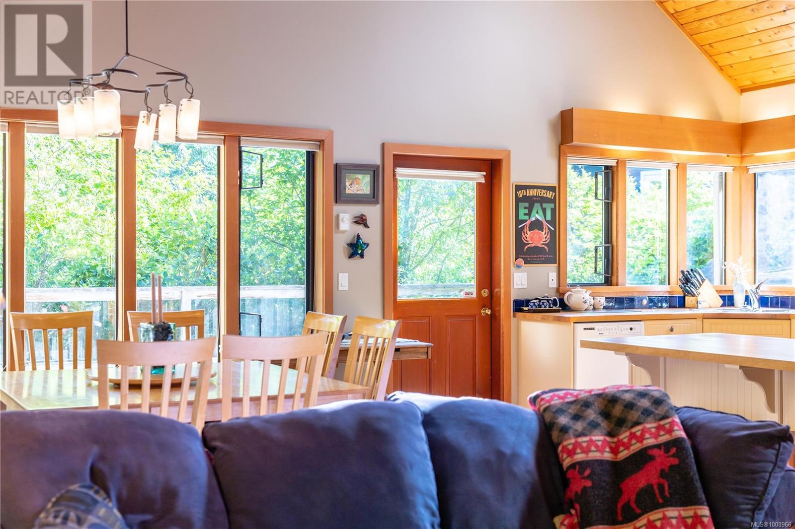 1180 Lynn Rd, Tofino