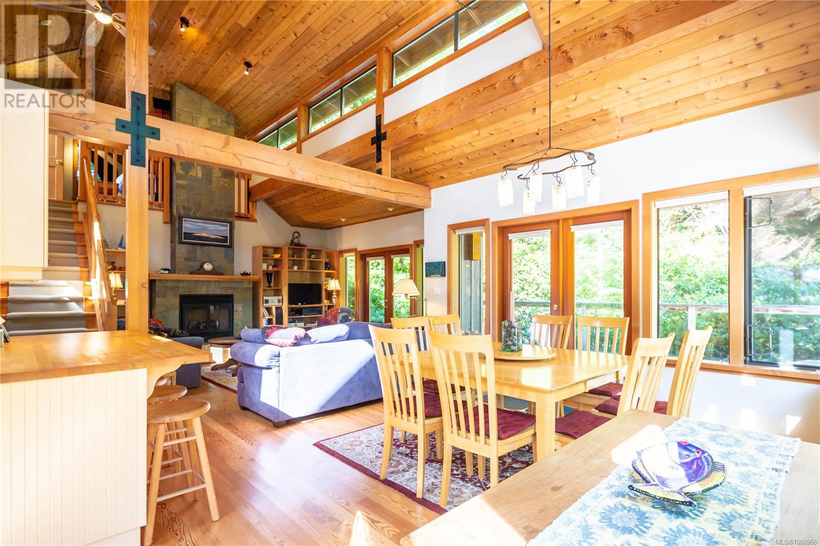 1180 Lynn Rd, Tofino