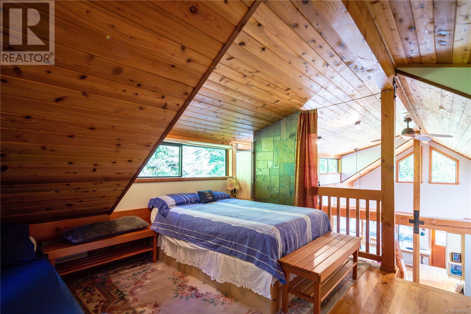 1180 Lynn Rd, Tofino