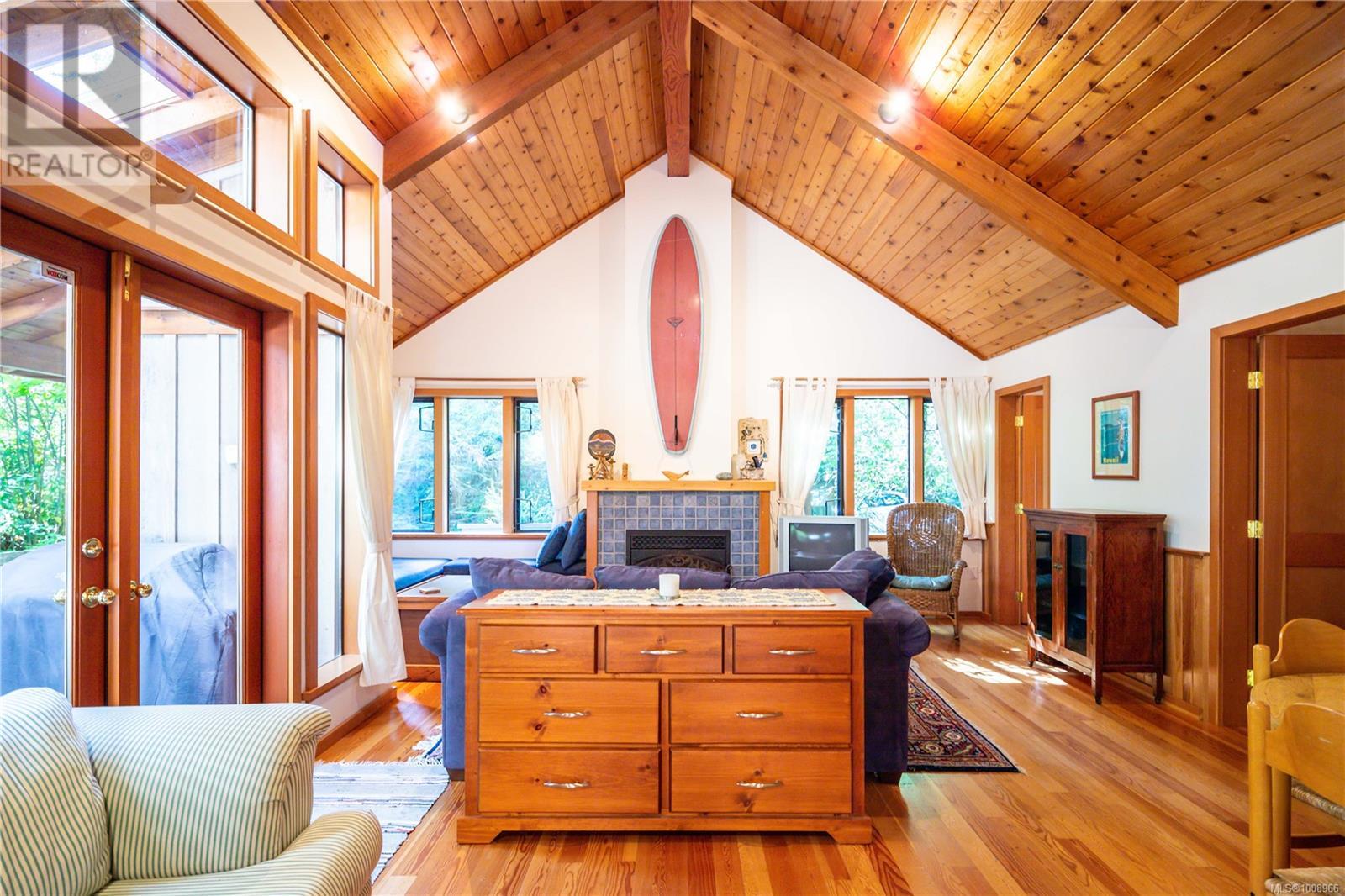 1180 Lynn Rd, Tofino
