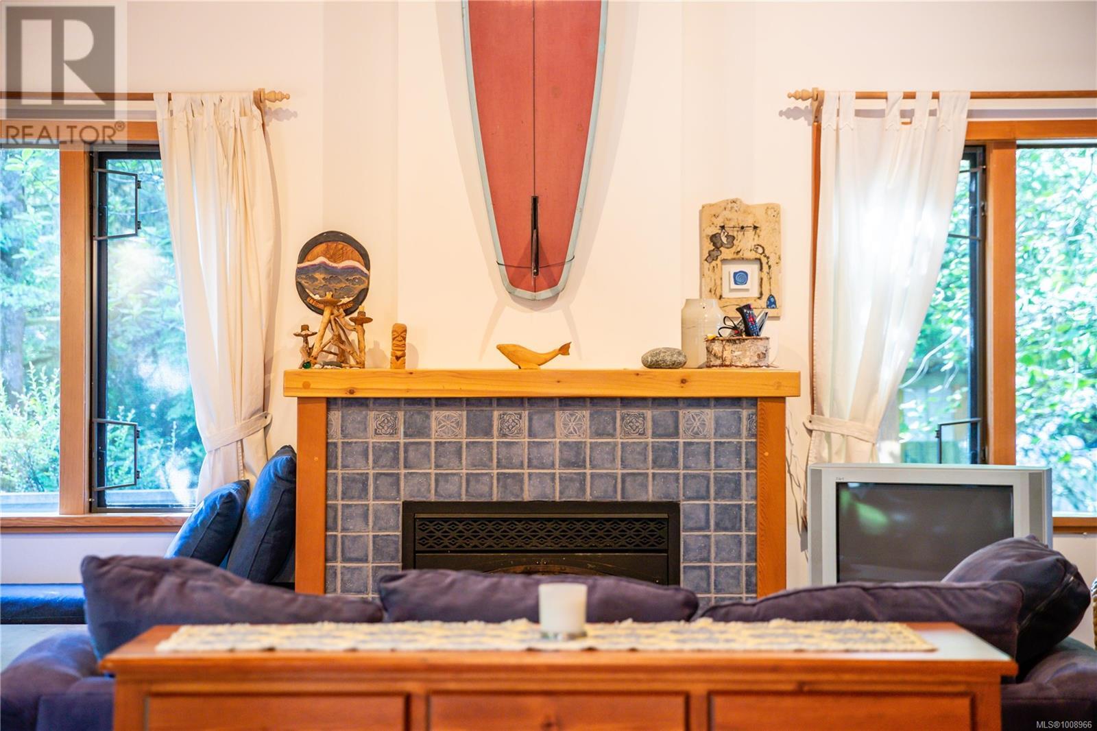 1180 Lynn Rd, Tofino